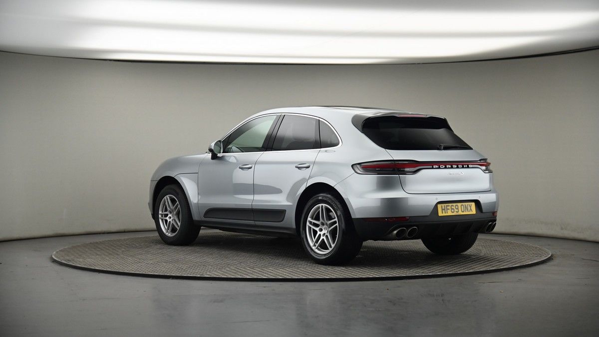 More views of Porsche Macan