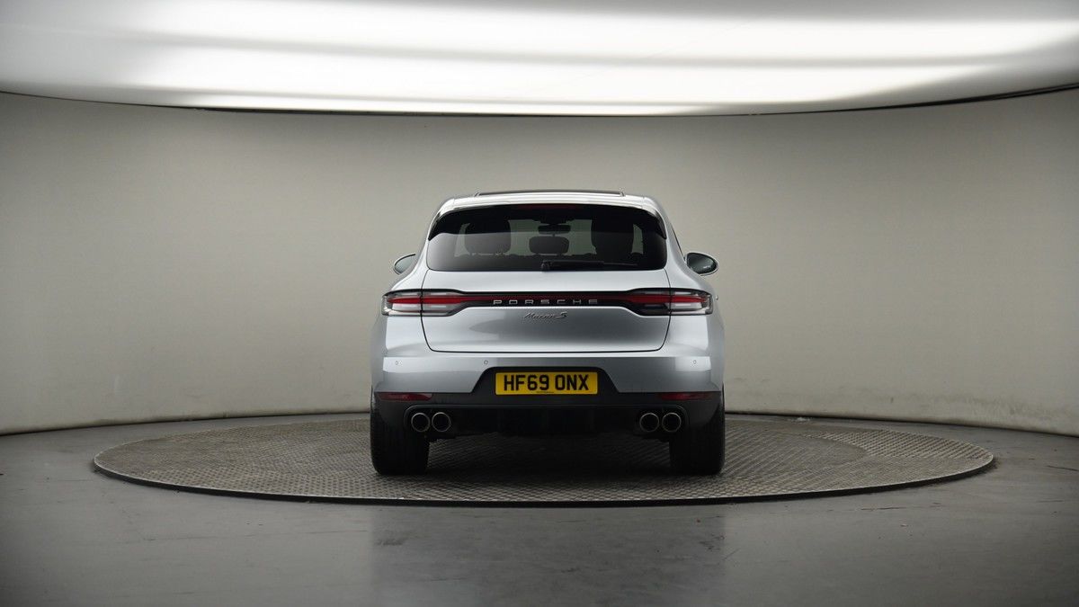 More views of Porsche Macan