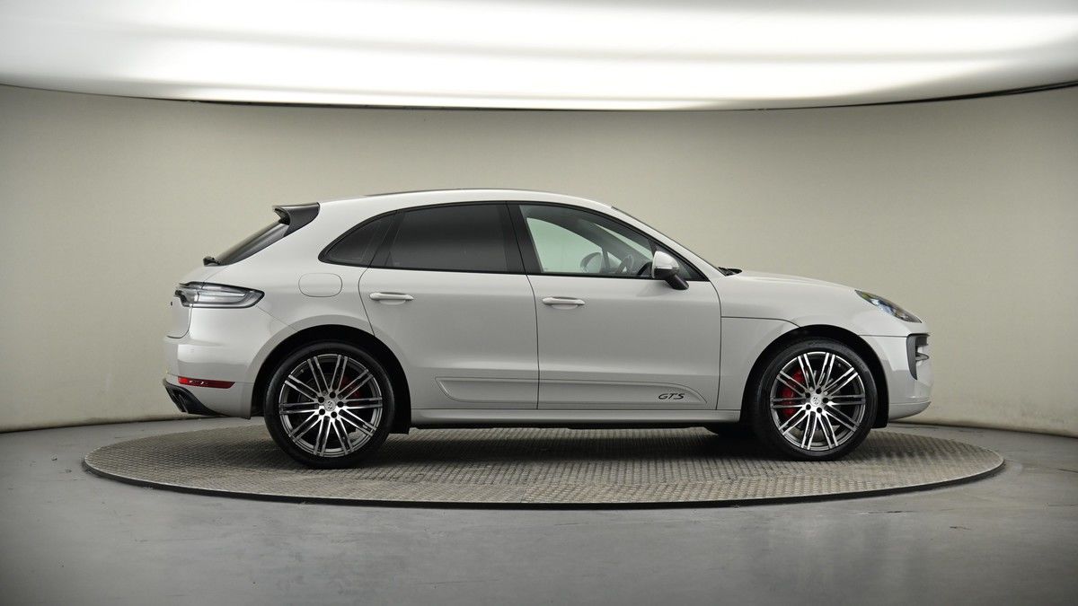 More views of Porsche Macan