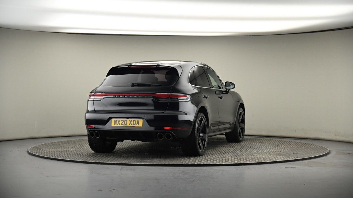 More views of Porsche Macan