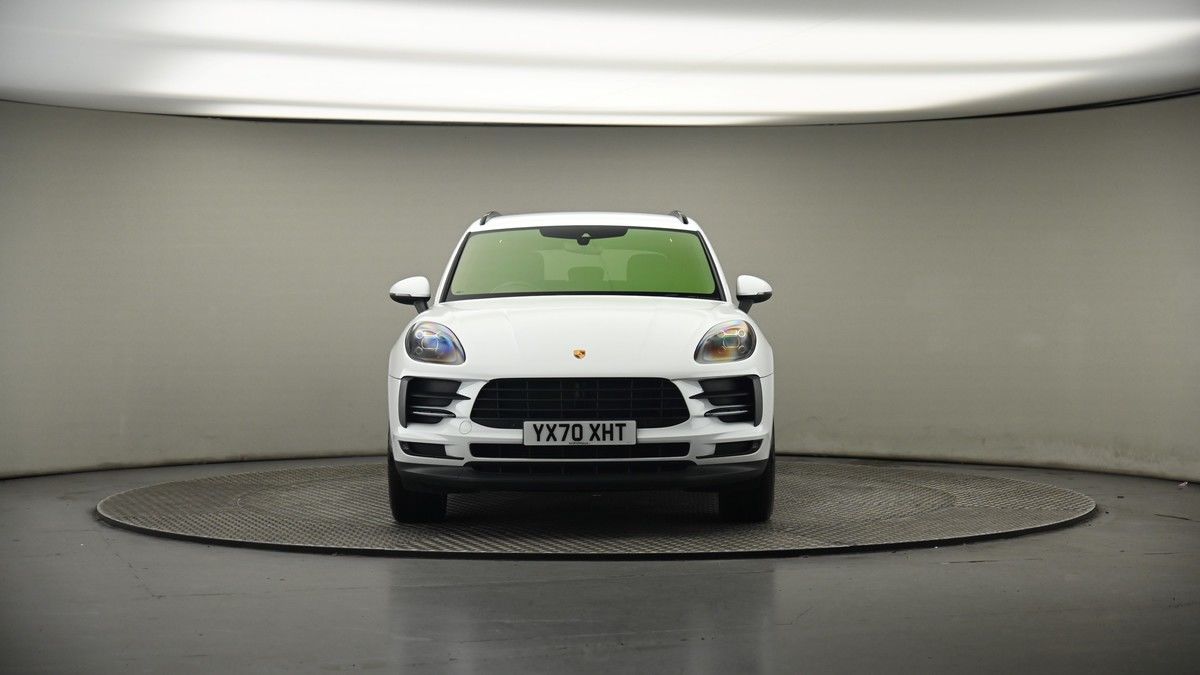 Porsche Macan Image 18