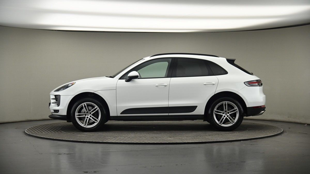 Porsche Macan Image 19