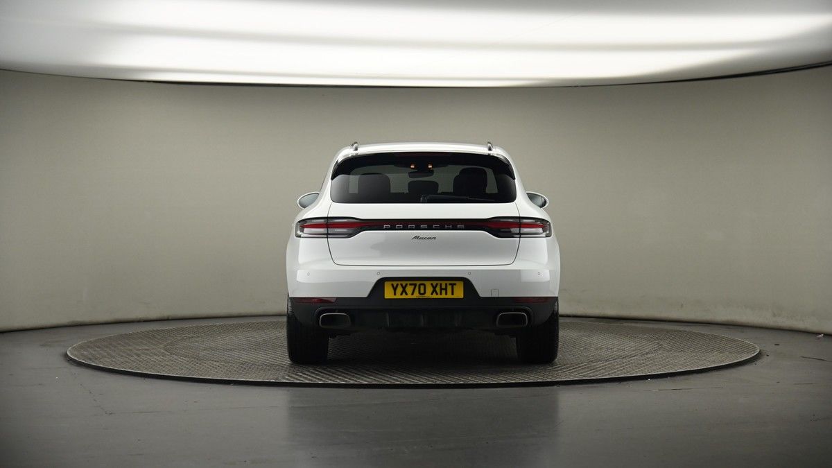 Porsche Macan Image 17