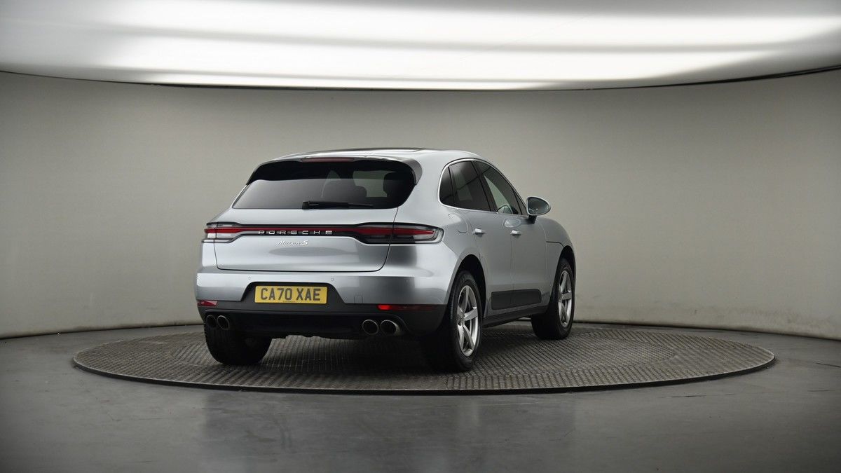 More views of Porsche Macan