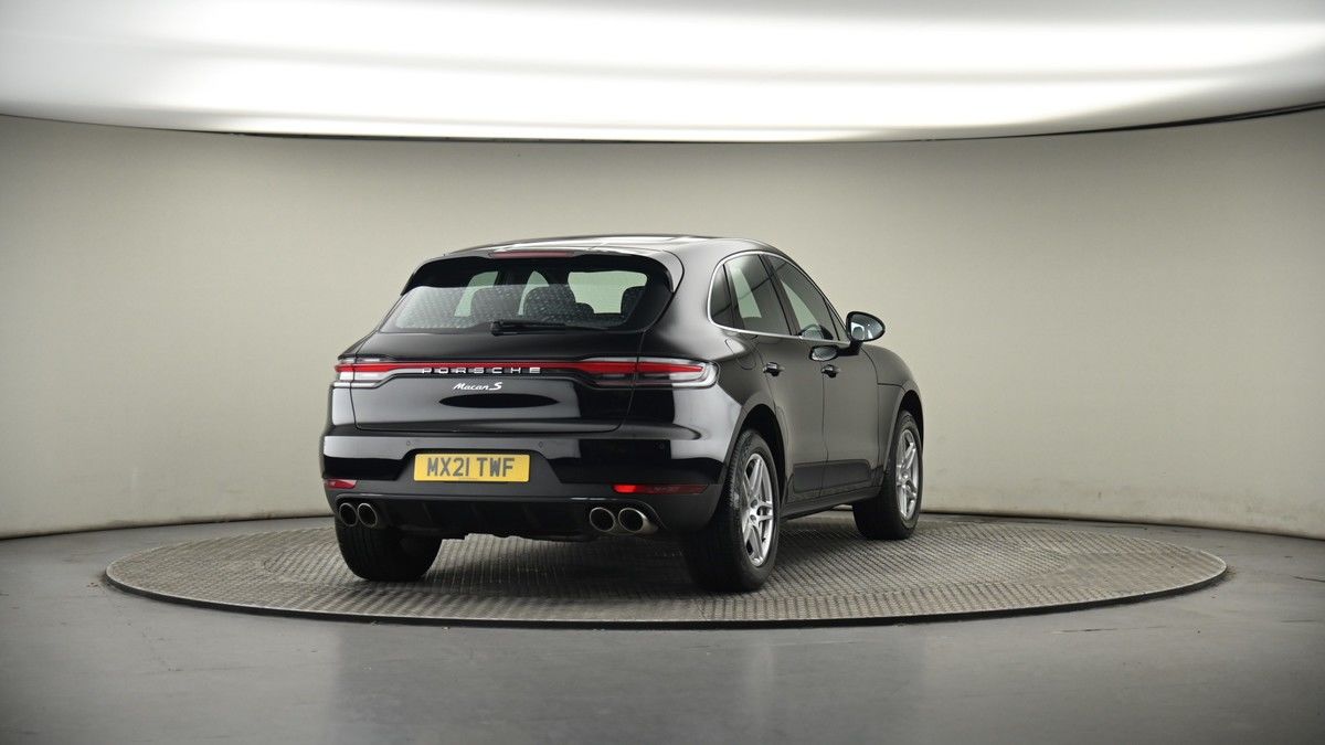 More views of Porsche Macan