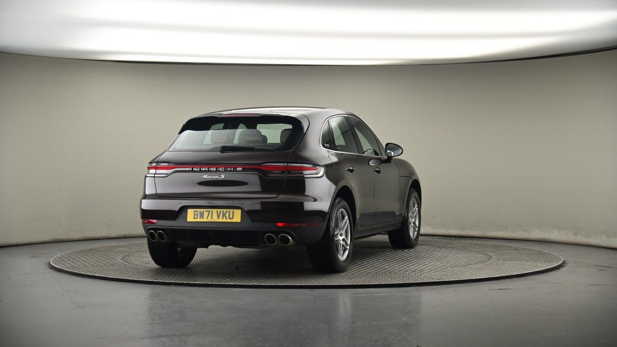 More views of Porsche Macan