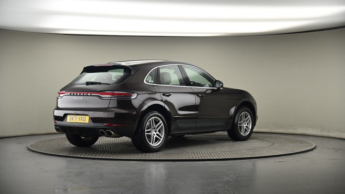 More views of Porsche Macan