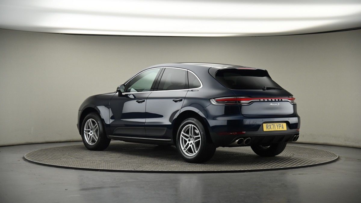 More views of Porsche Macan