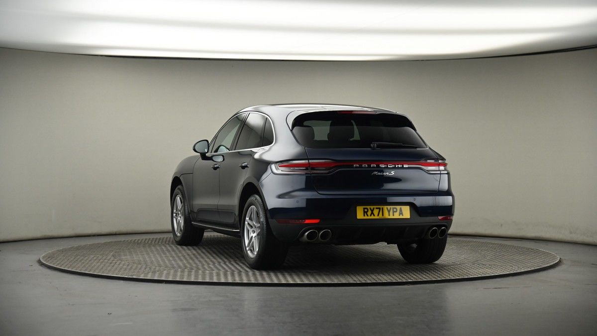 More views of Porsche Macan