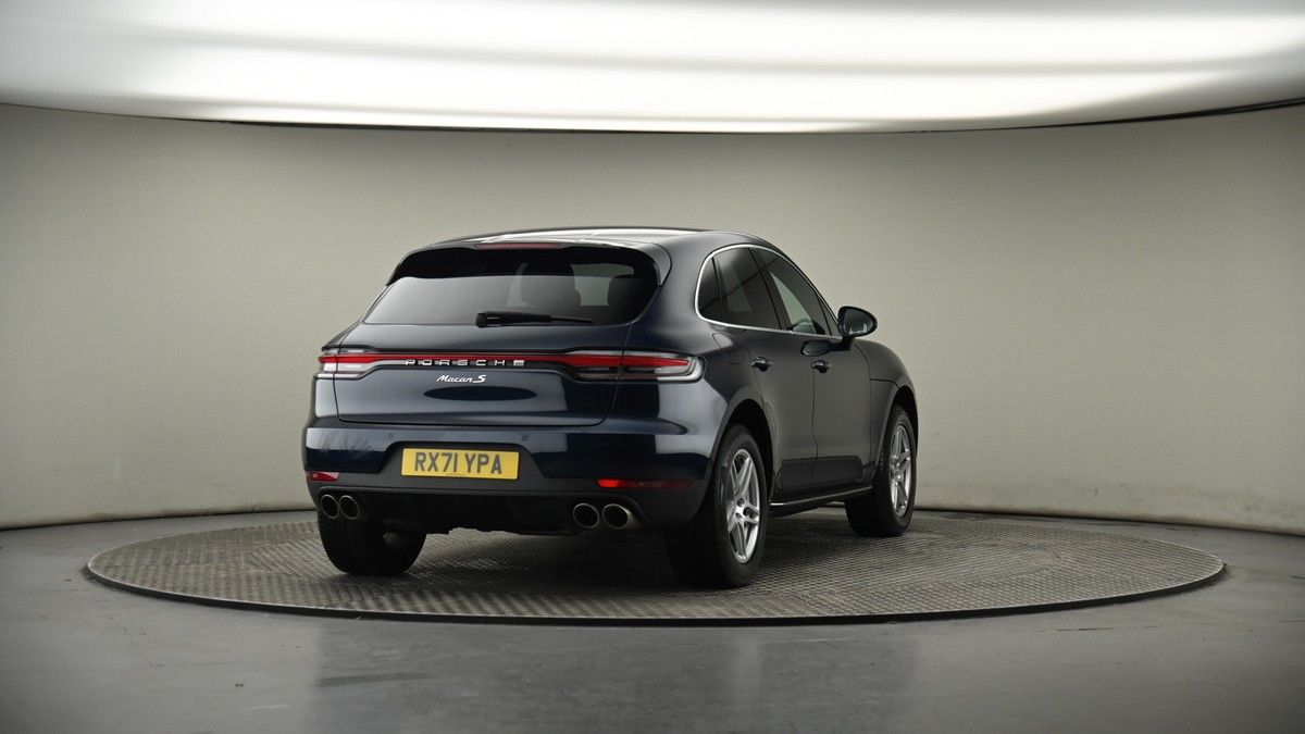 More views of Porsche Macan