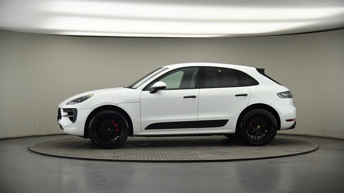 More views of Porsche Macan