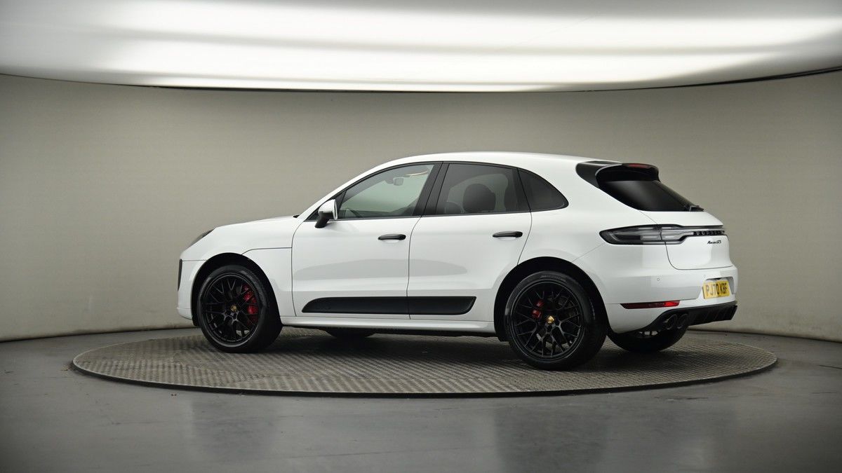 More views of Porsche Macan