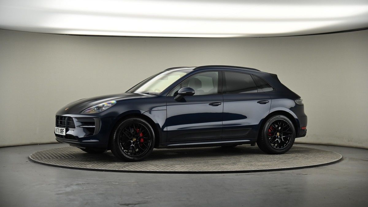 More views of Porsche Macan