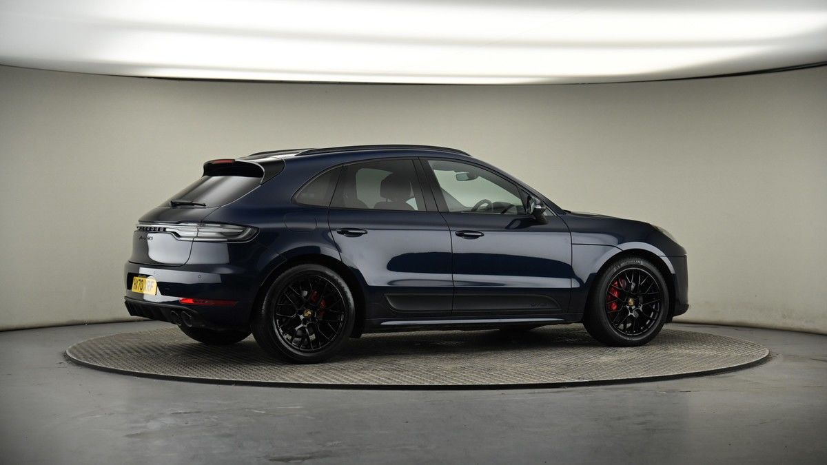 More views of Porsche Macan