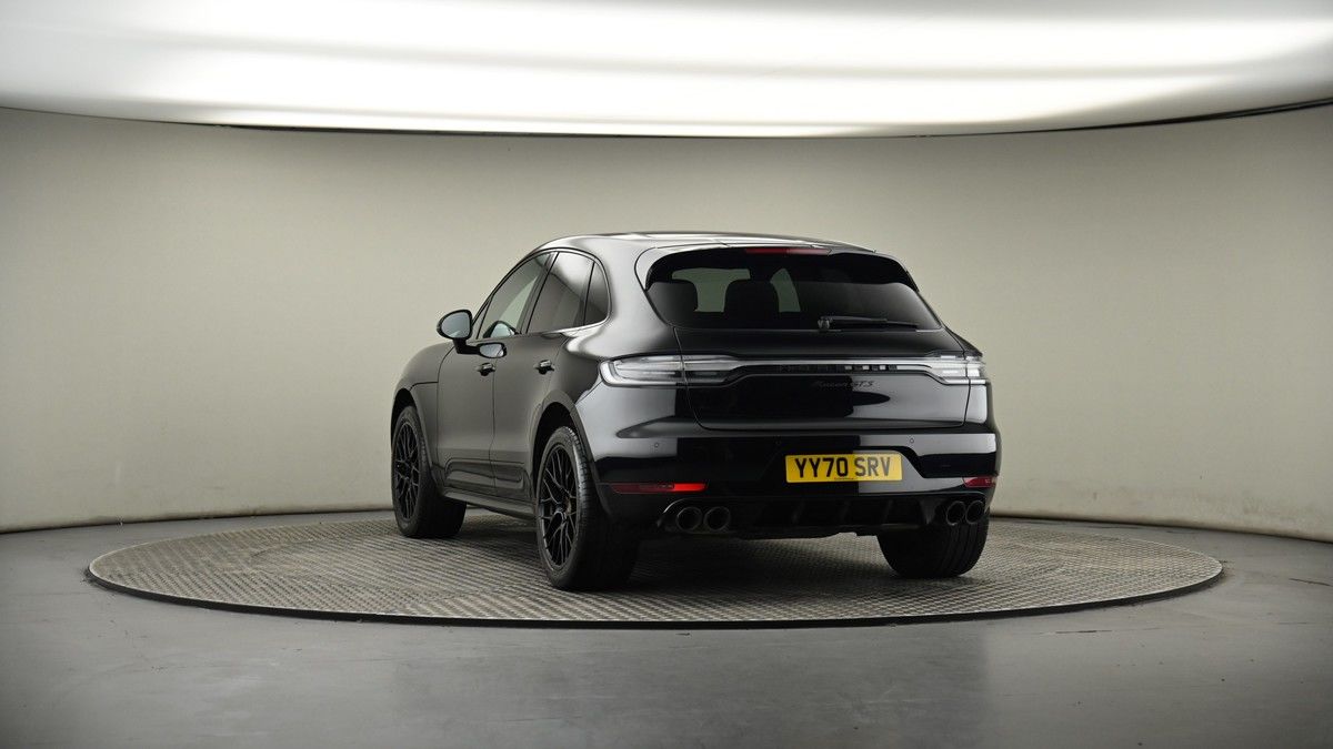 More views of Porsche Macan