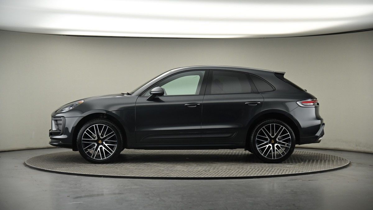 Porsche Macan Image 19