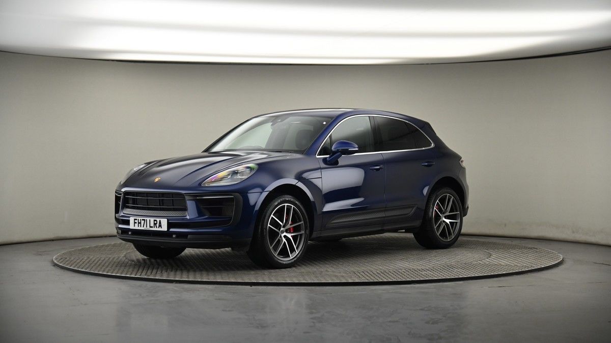 More views of Porsche Macan