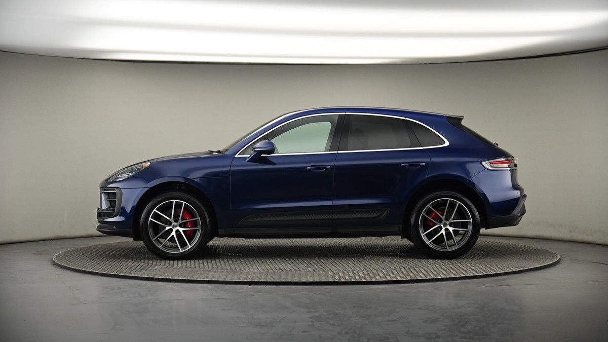 More views of Porsche Macan