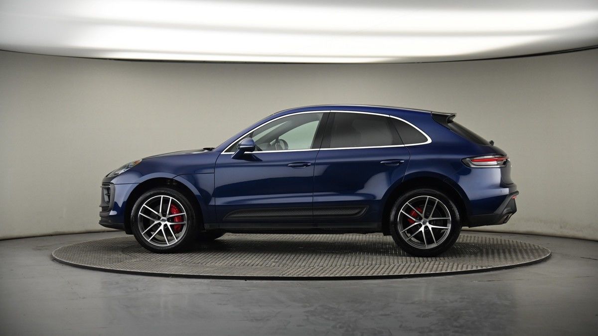 More views of Porsche Macan