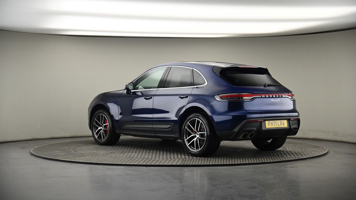 More views of Porsche Macan