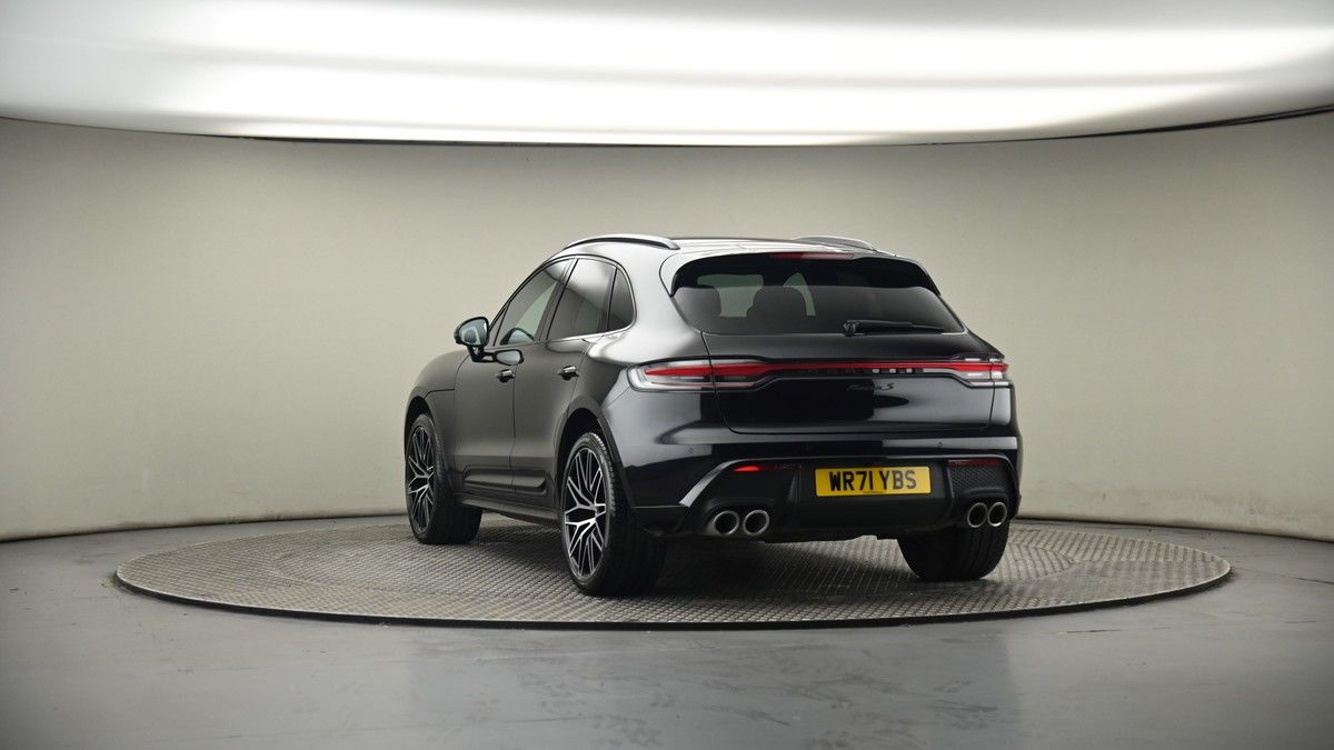 More views of Porsche Macan