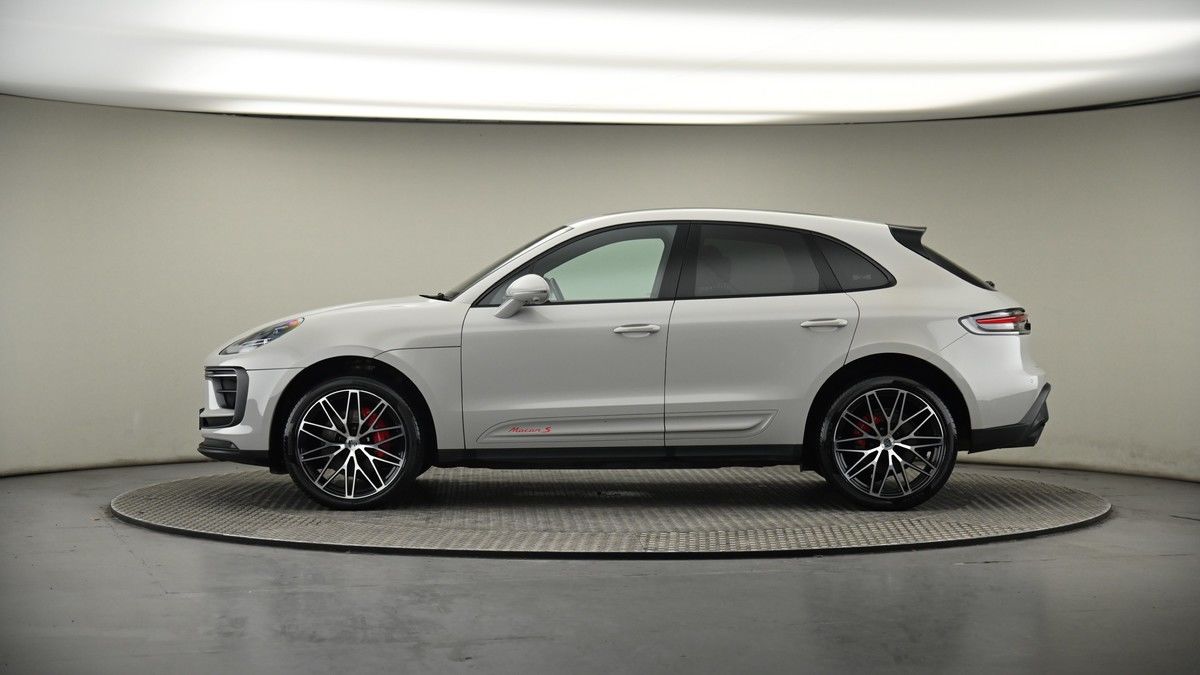 Porsche Macan Image 19