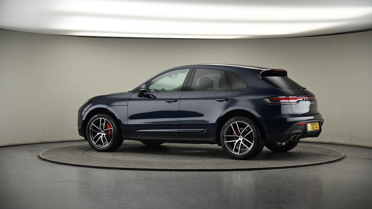 More views of Porsche Macan