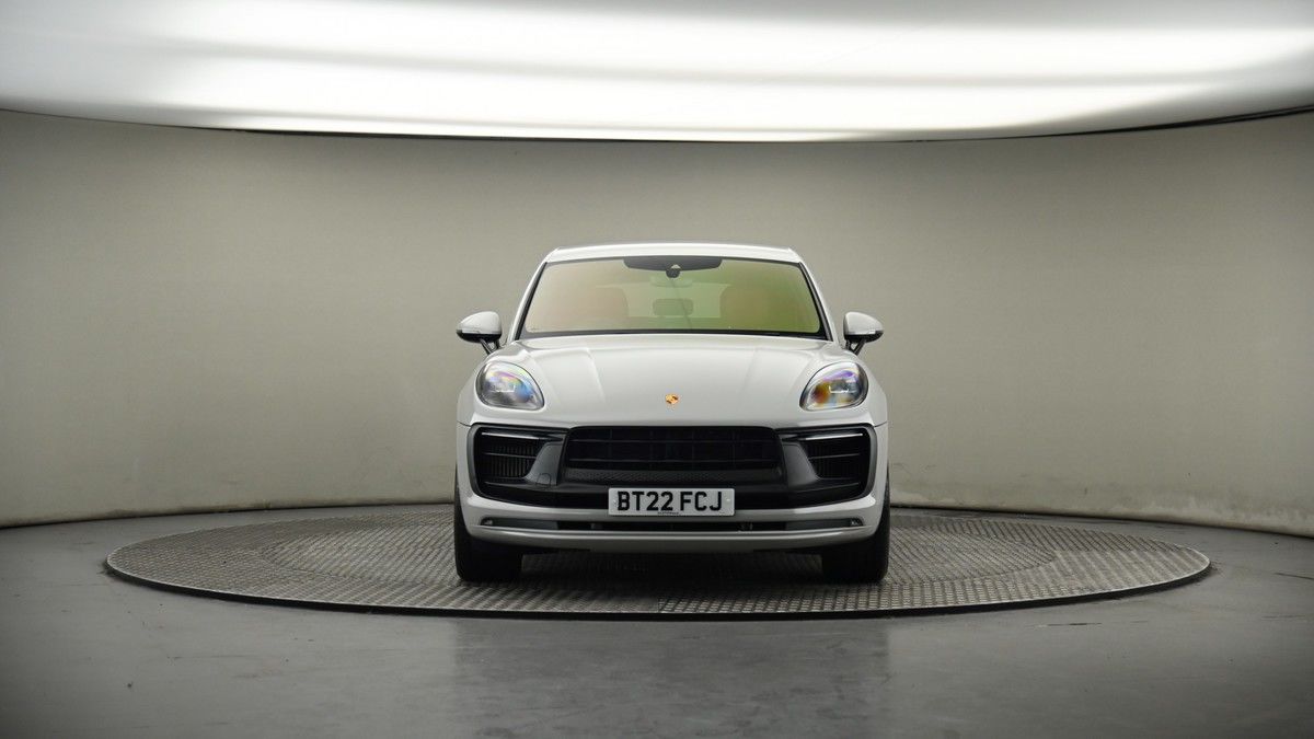 Porsche Macan Image 18