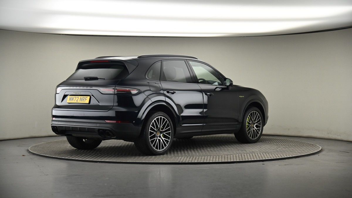 Porsche Cayenne Image 7