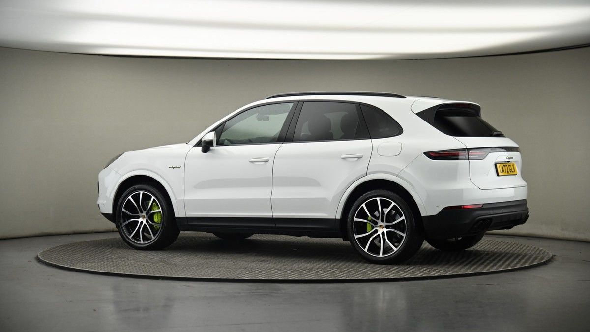 More views of Porsche Cayenne