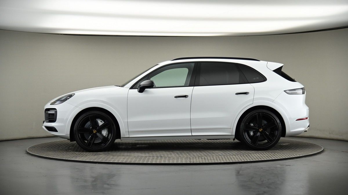 Porsche Cayenne Image 19