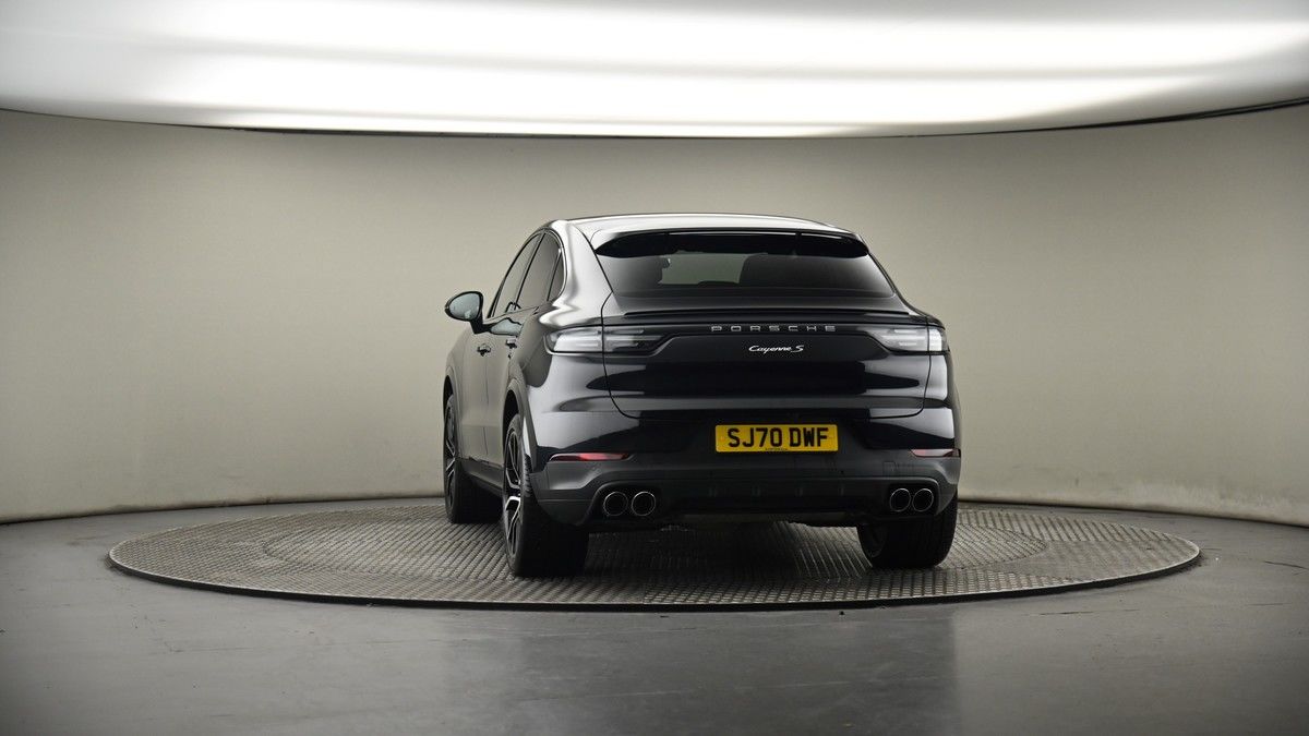 Porsche Cayenne Image 17