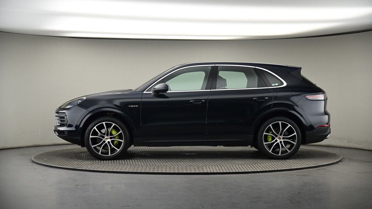 Porsche Cayenne Image 19