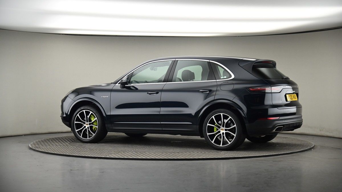 More views of Porsche Cayenne