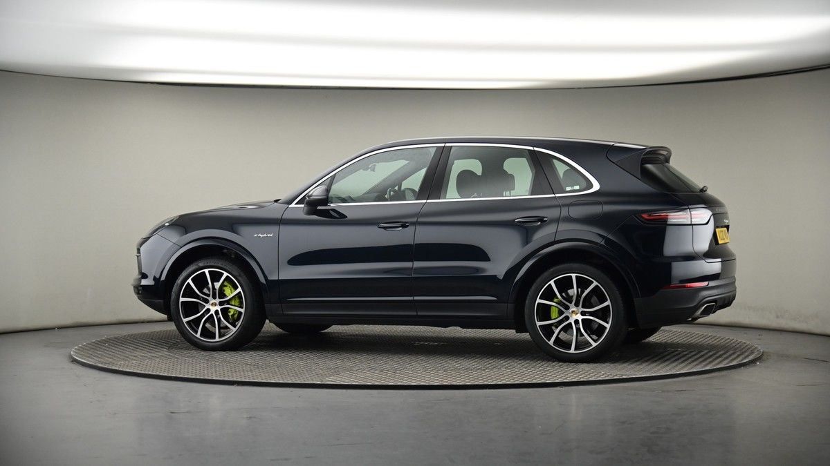 More views of Porsche Cayenne