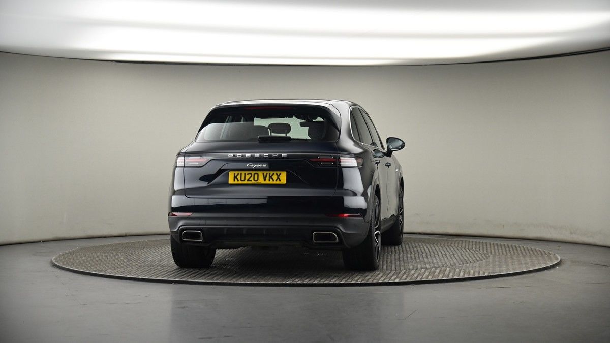 Porsche Cayenne Image 16