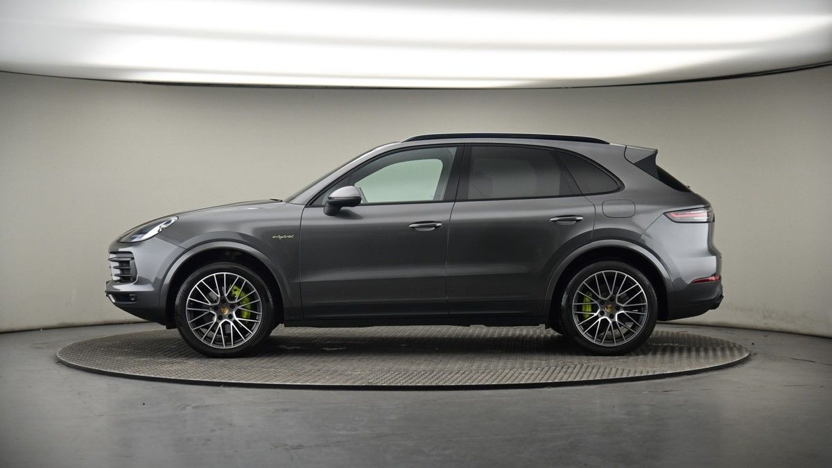 More views of Porsche Cayenne