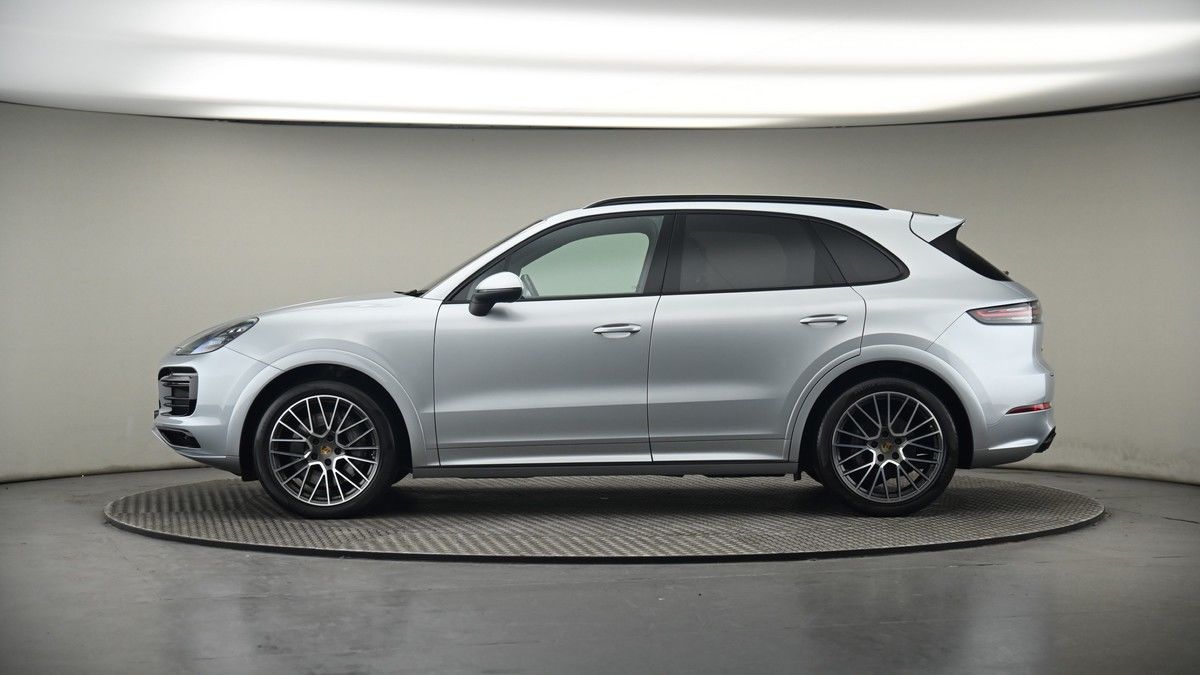 More views of Porsche Cayenne