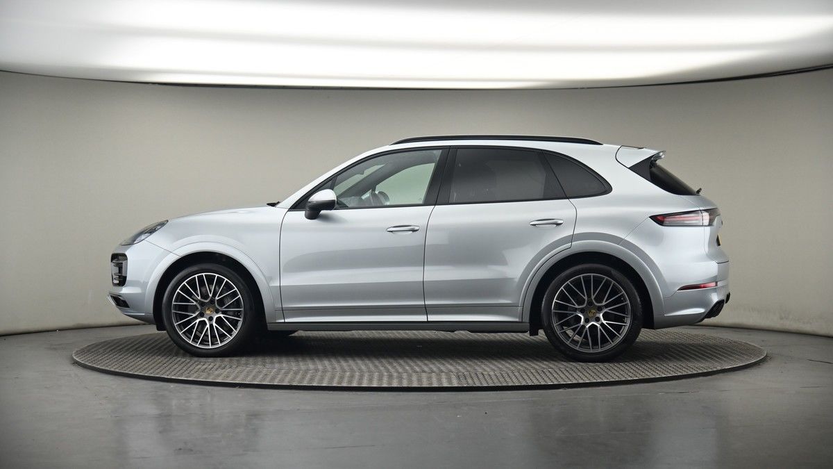 More views of Porsche Cayenne