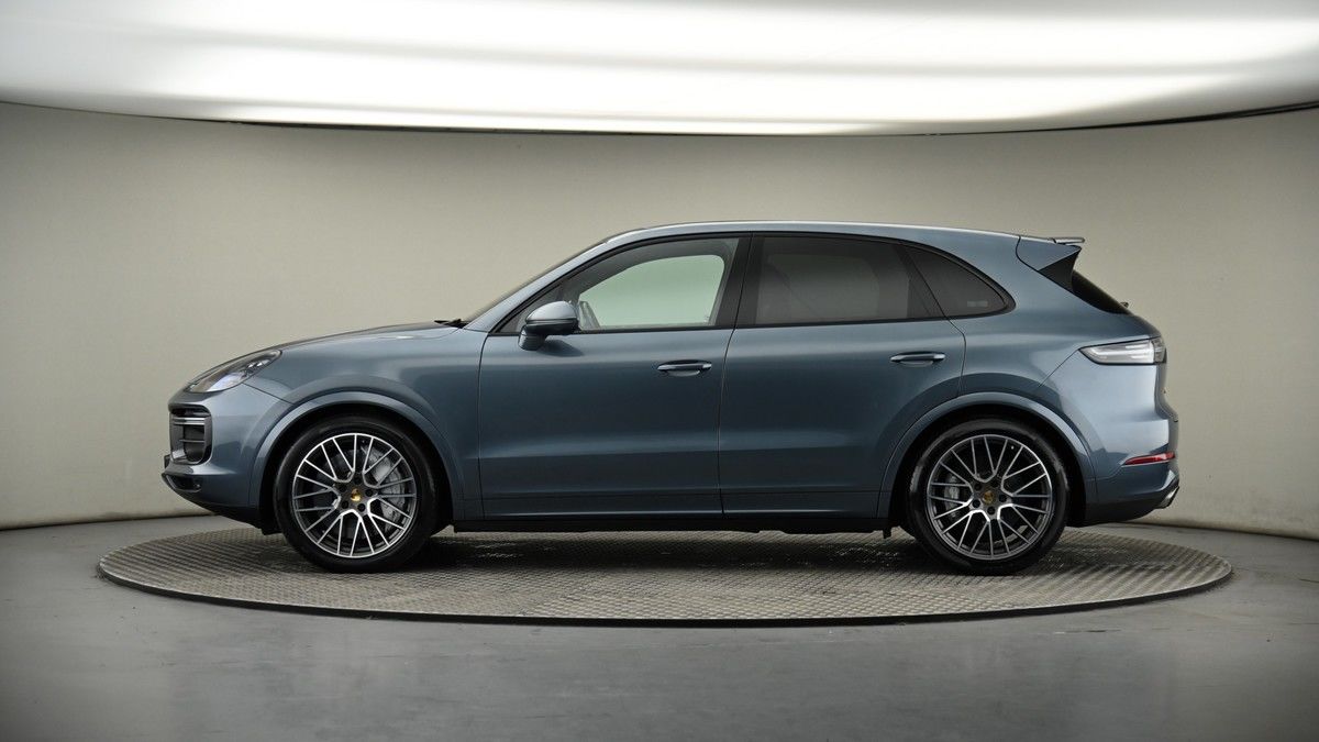 Porsche Cayenne Image 19