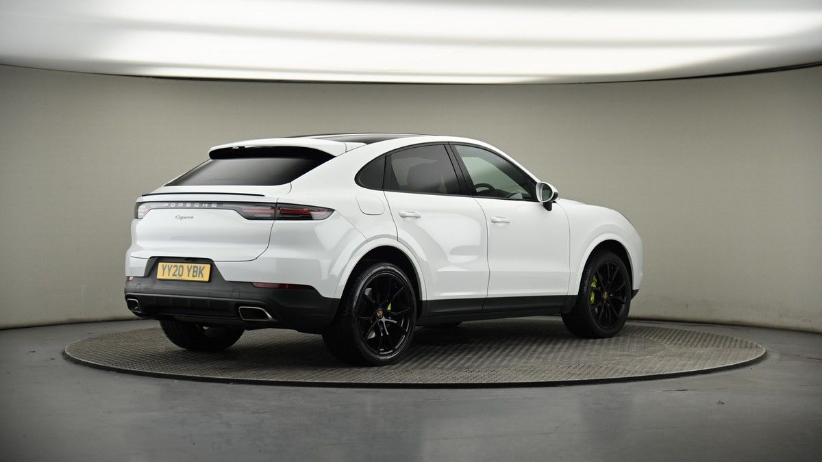 Porsche Cayenne Image 7