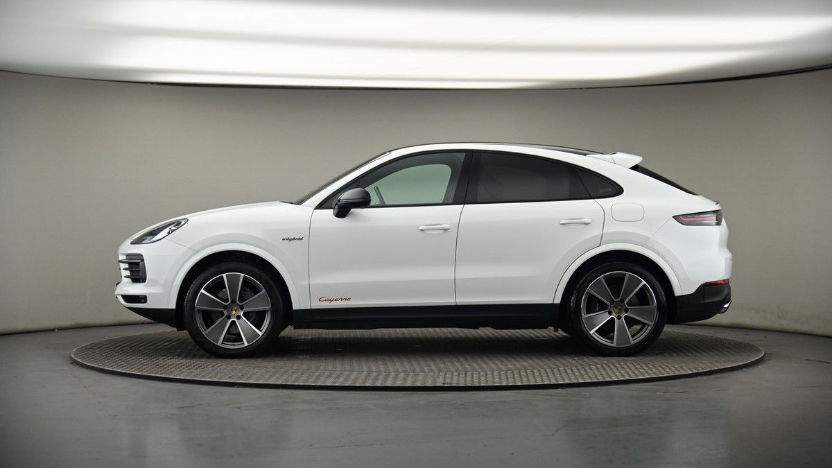 Porsche Cayenne Image 19