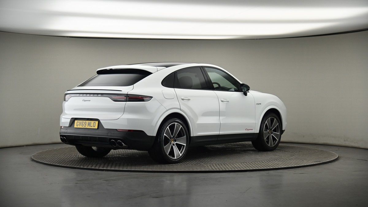 Porsche Cayenne Image 7