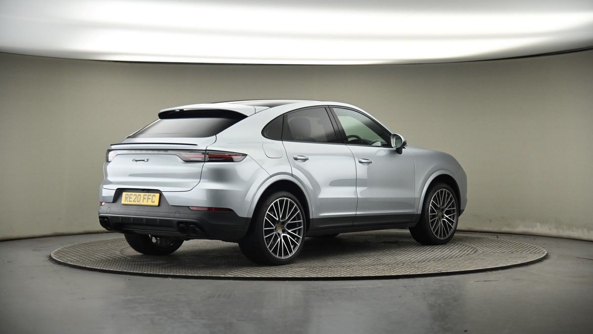 Porsche Cayenne Image 7