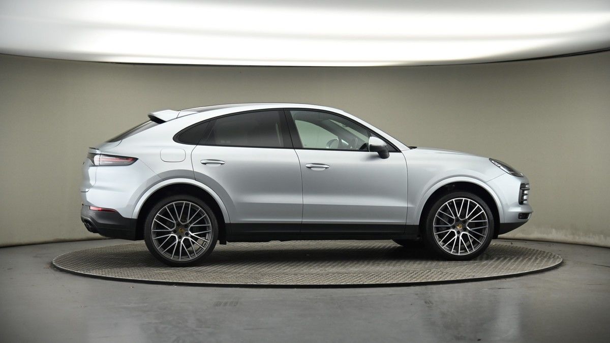 More views of Porsche Cayenne