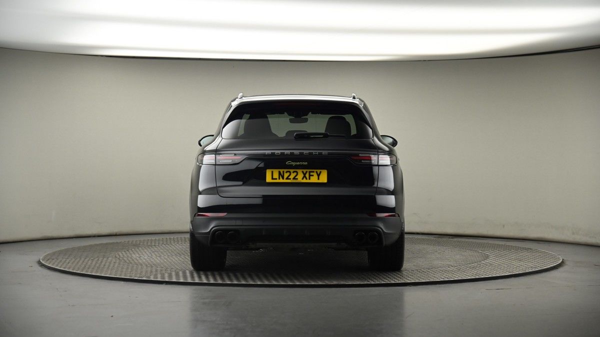 Porsche Cayenne Image 17