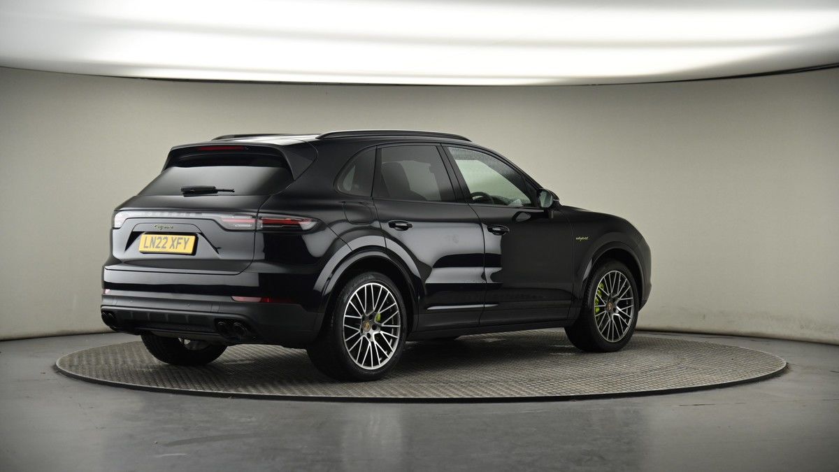 Porsche Cayenne Image 7