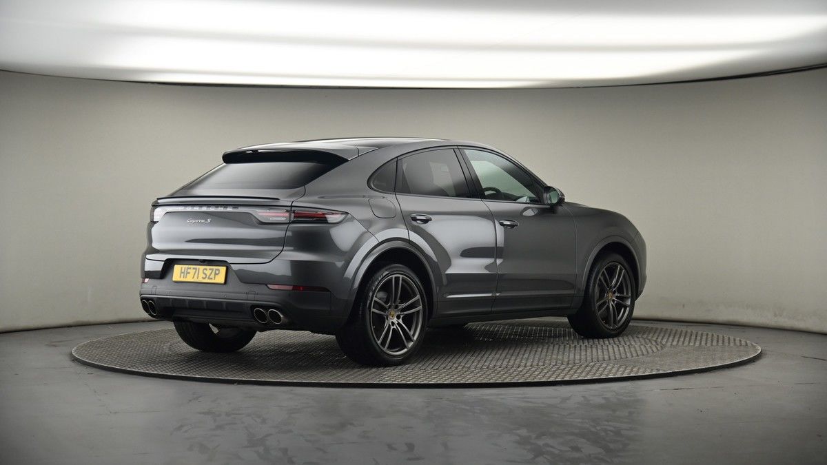 Porsche Cayenne Image 7