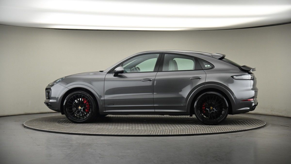 More views of Porsche Cayenne