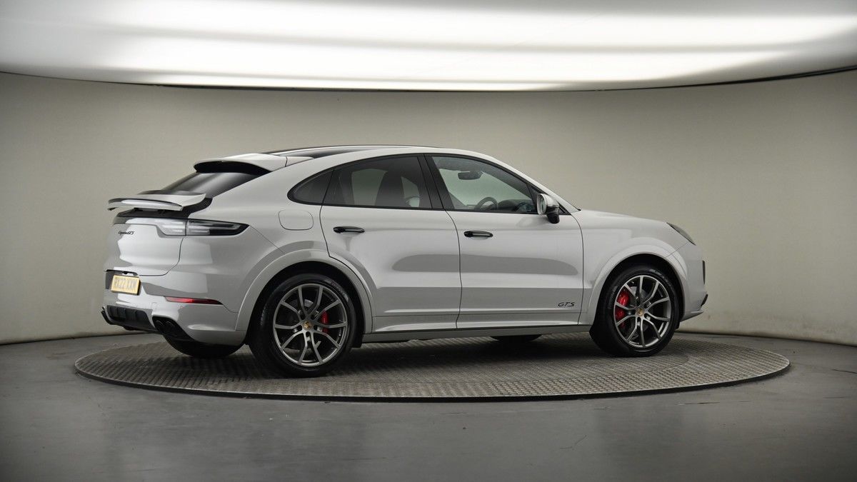 More views of Porsche Cayenne